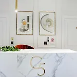 Club Boutique ゲストハウス 4*